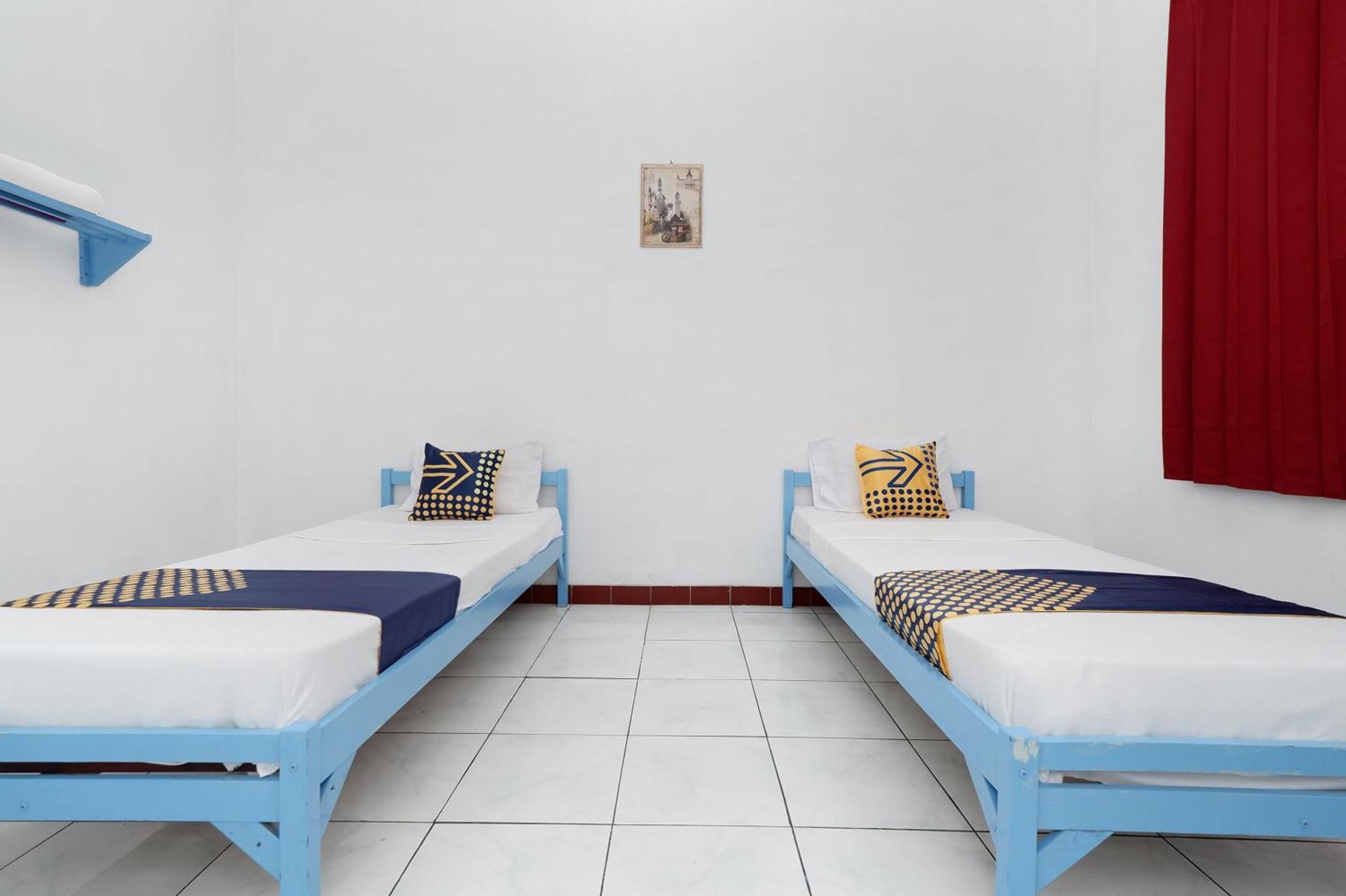 Spot On 2289 Hotel Saudara Tegal  Εξωτερικό φωτογραφία